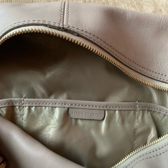 Burberry Y2K Leather Duffel Bag in Beige with Gold Accents - Picture 14 of 16